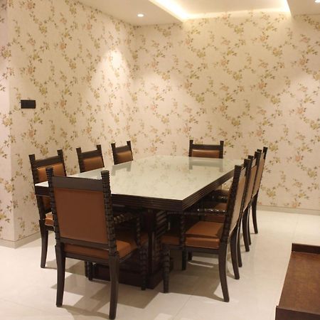 Hotel Madhuban Silvassa Dış mekan fotoğraf