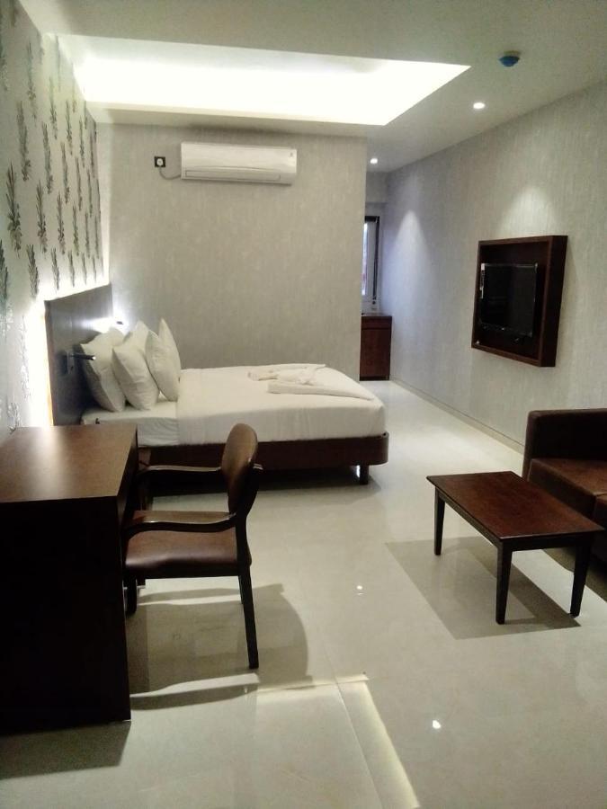 Hotel Madhuban Silvassa Dış mekan fotoğraf