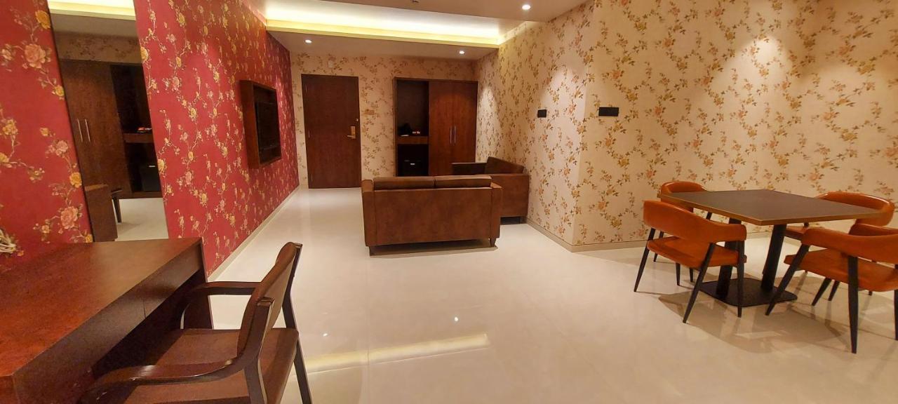 Hotel Madhuban Silvassa Dış mekan fotoğraf