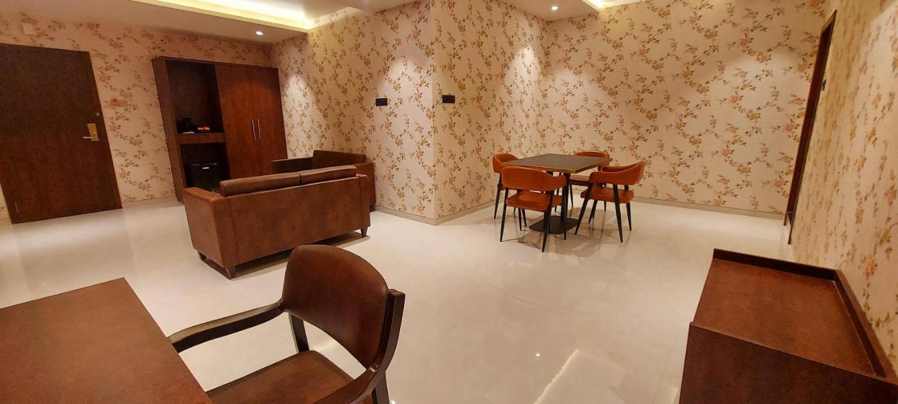 Hotel Madhuban Silvassa Dış mekan fotoğraf