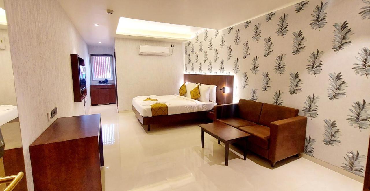 Hotel Madhuban Silvassa Dış mekan fotoğraf