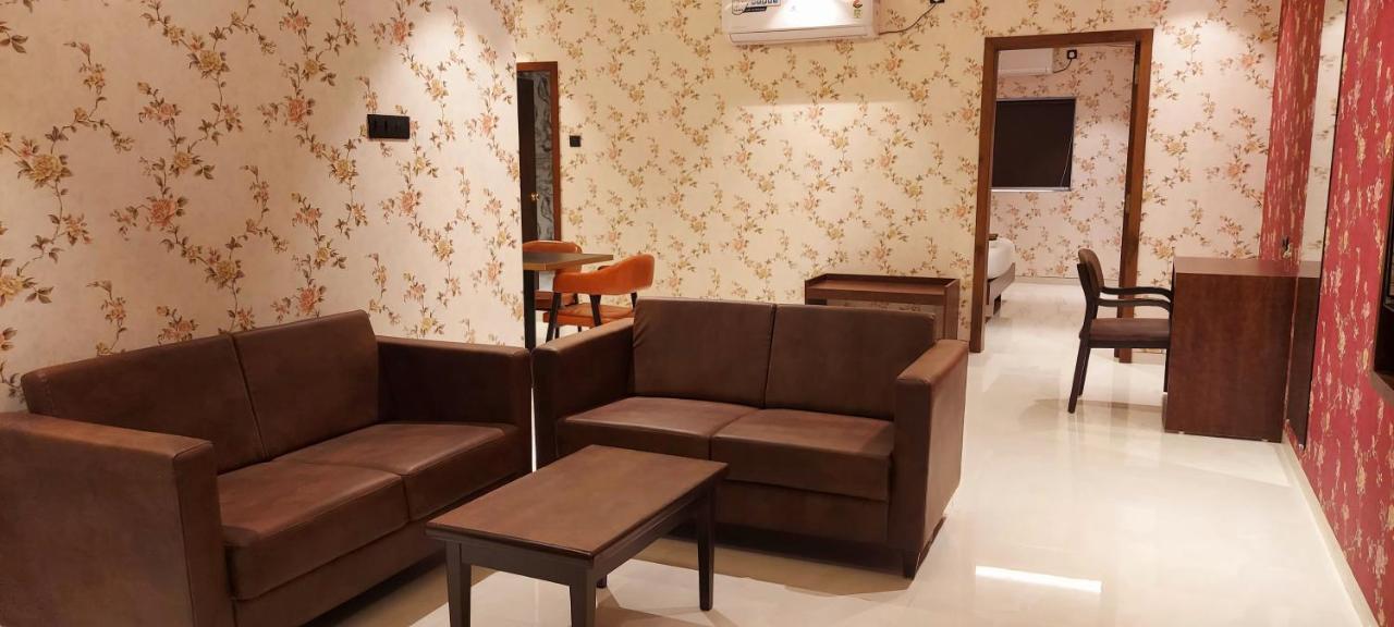 Hotel Madhuban Silvassa Dış mekan fotoğraf