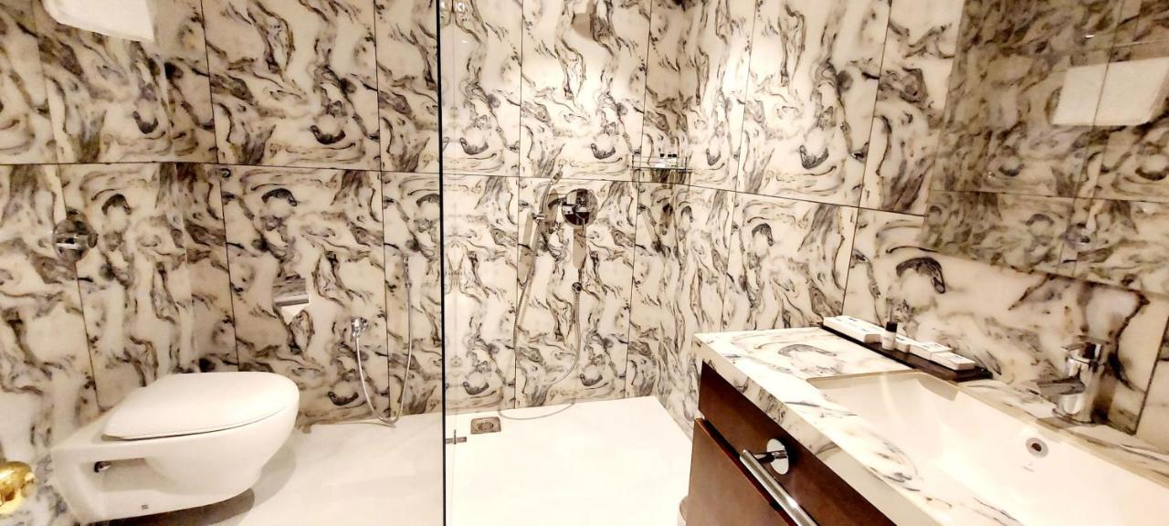 Hotel Madhuban Silvassa Dış mekan fotoğraf