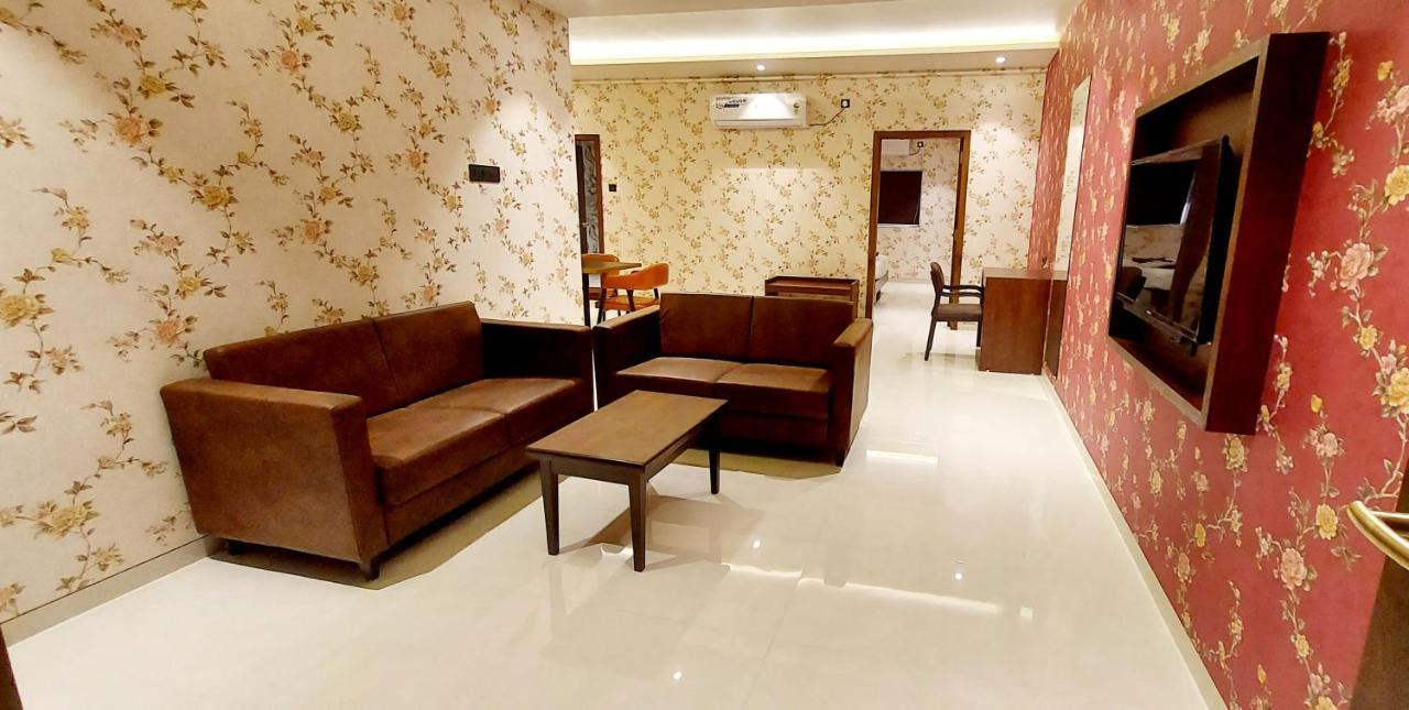 Hotel Madhuban Silvassa Dış mekan fotoğraf