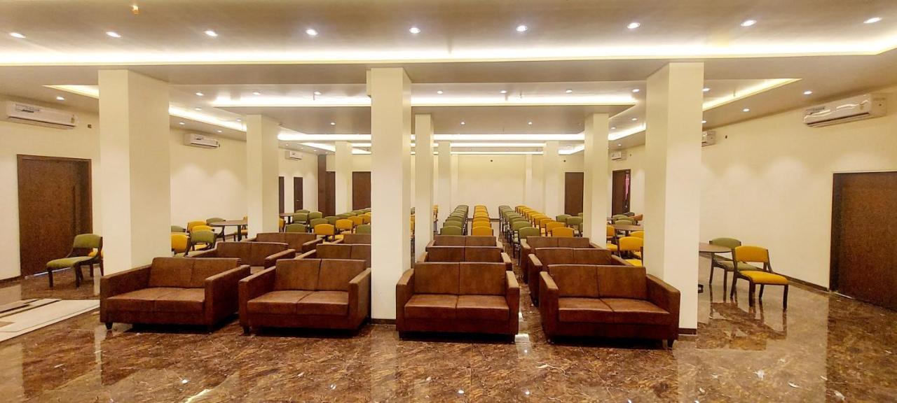 Hotel Madhuban Silvassa Dış mekan fotoğraf