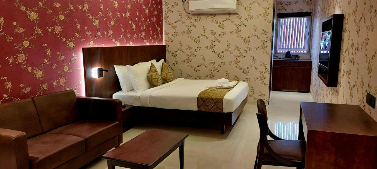 Hotel Madhuban Silvassa Dış mekan fotoğraf