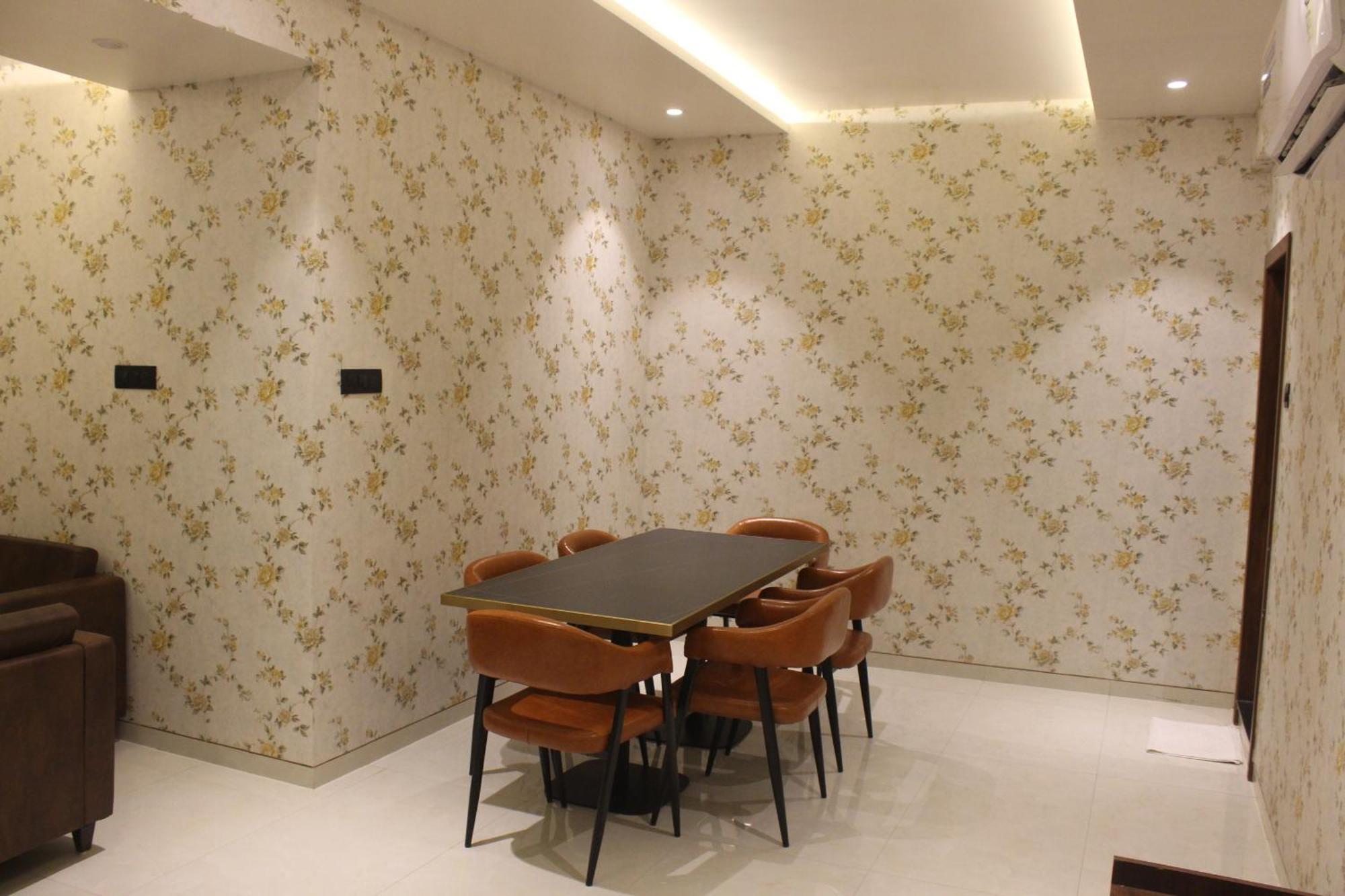 Hotel Madhuban Silvassa Dış mekan fotoğraf