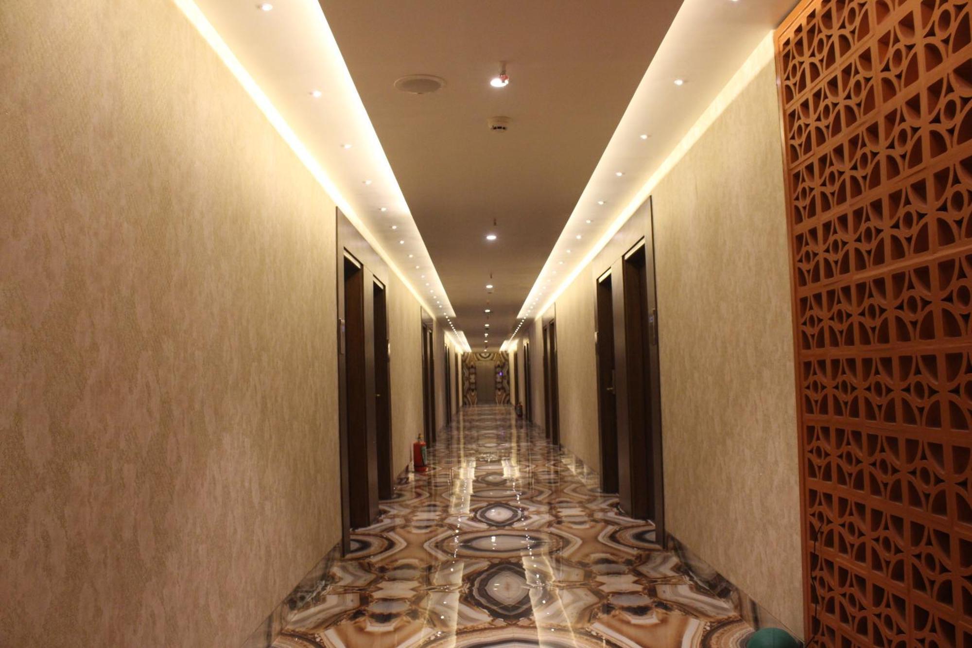 Hotel Madhuban Silvassa Dış mekan fotoğraf